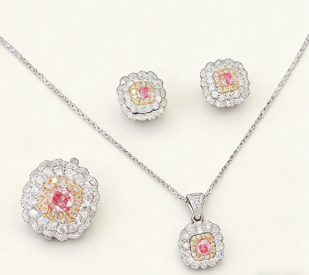 A set of pink diamond jewelry for cultivation as a gift