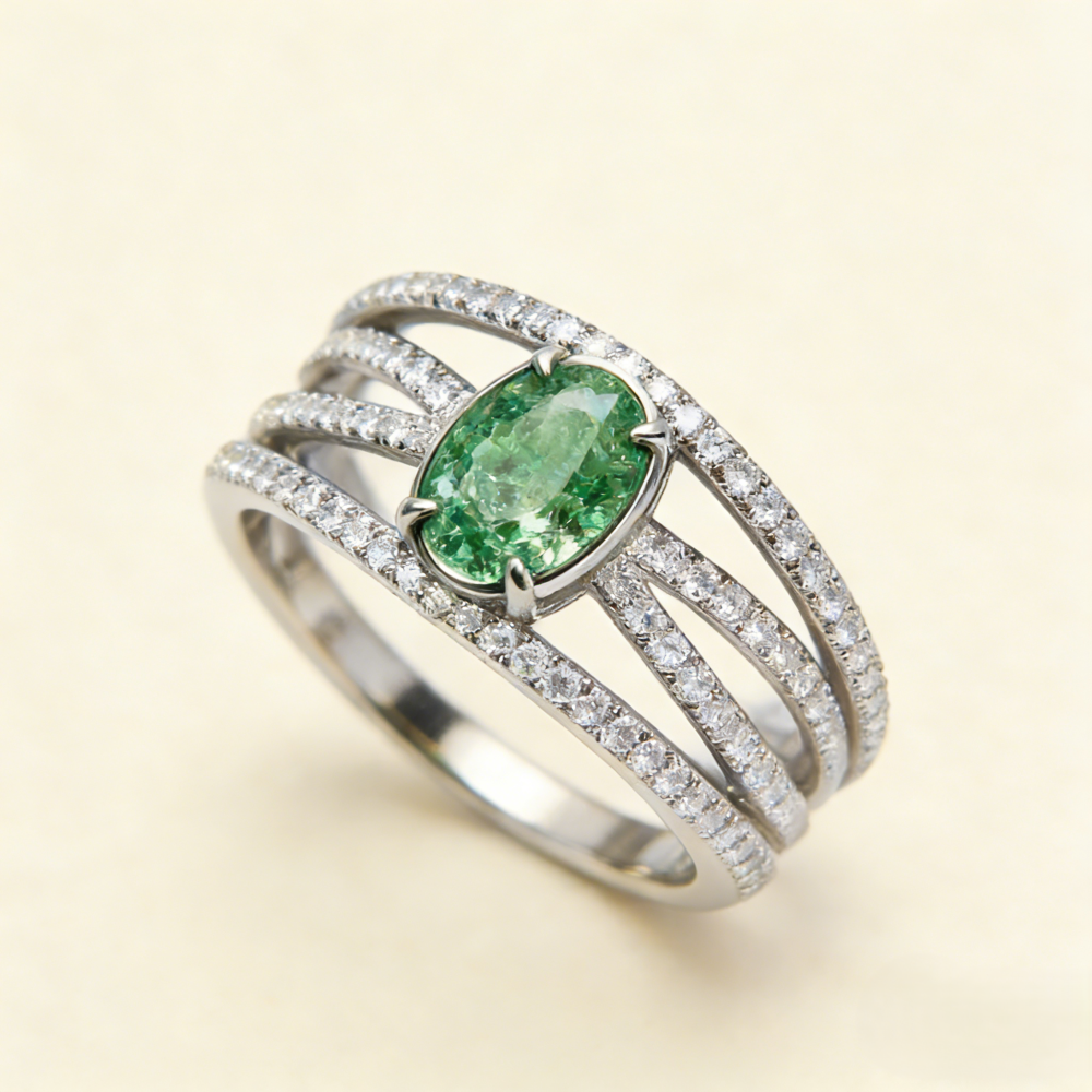 Spring Secret Oval Green Diamond